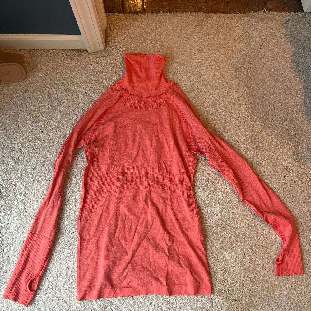 Lululemon running turtleneck